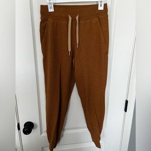 Lululemon mustard textured jogger 25”